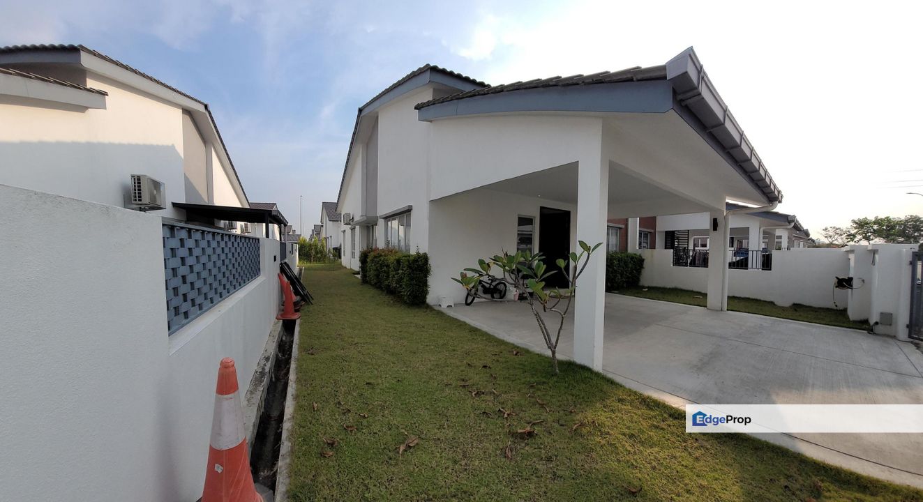Taman Erama, Iringan Bayu, Seremban 1 Storey Semi D For Sale STRATEGIC LOCATION, Negeri Sembilan, Seremban