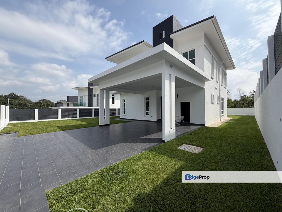 Sungai Merab, Bangi Double Storey Bungalow For Sale STRATEGIC LOCATTION, Selangor, Bangi