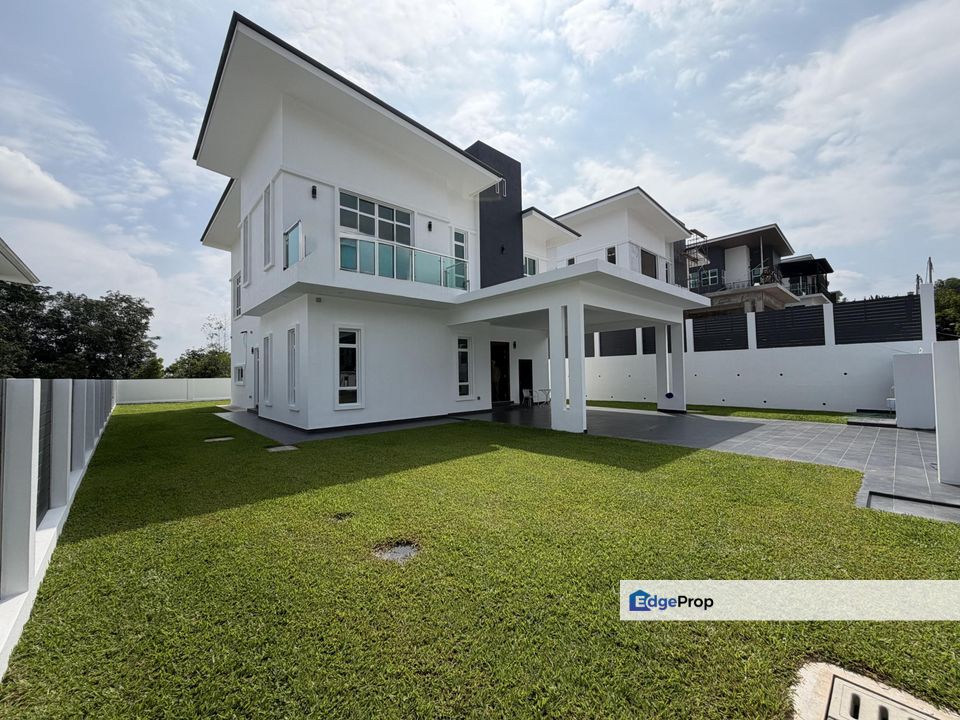 Sungai Merab, Bangi Double Storey Bungalow For Sale STRATEGIC LOCATTION, Selangor, Bangi