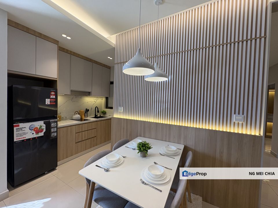 Latest Freehold serviced apartment, 500m to LRT & LRT stations, excellent location and practical layout, Selangor, Shah Alam