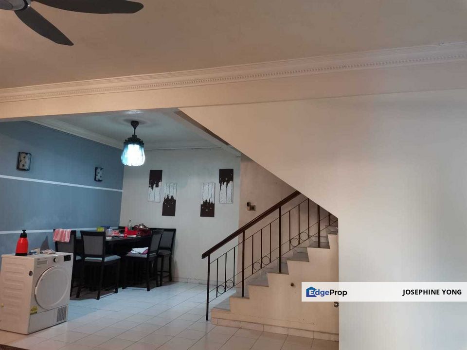 Nice Renovated 2Sty Link House Balakong Tmn Putra Budiman for Rental