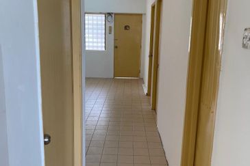 Pangsapuri Orkid, Bandar Mahkota Cheras