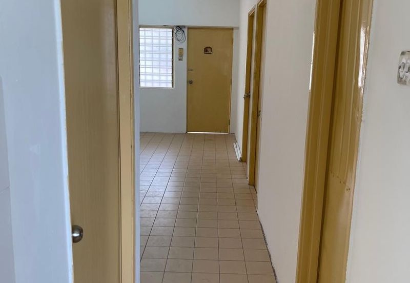 Pangsapuri Orkid, Bandar Mahkota Cheras