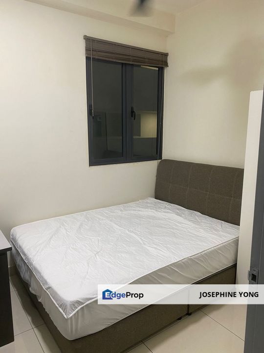 Modern 918 sqft Pool-Facing Condo @ K L Traders Square – Fully Furnished & Ready for You!, Kuala Lumpur, Gombak