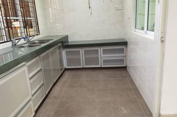 Mahkota Cheras Freehold 2.5 Storey Semi-D with Reno & Extended for Sale 