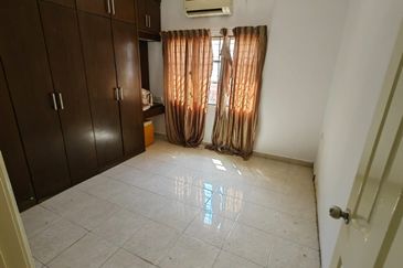 Mahkota Cheras Freehold 2.5 Storey Semi-D with Reno & Extended for Sale 