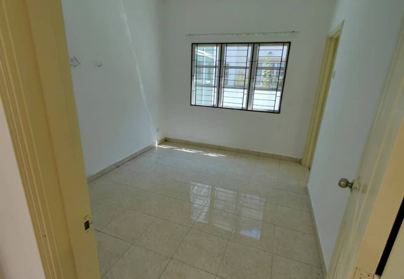 Mahkota Cheras Freehold 2.5 Storey Semi-D with Reno & Extended for Sale 