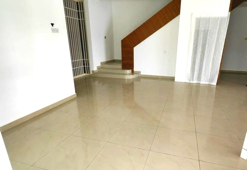 Mahkota Cheras Freehold 2.5 Storey Semi-D with Reno & Extended for Sale 