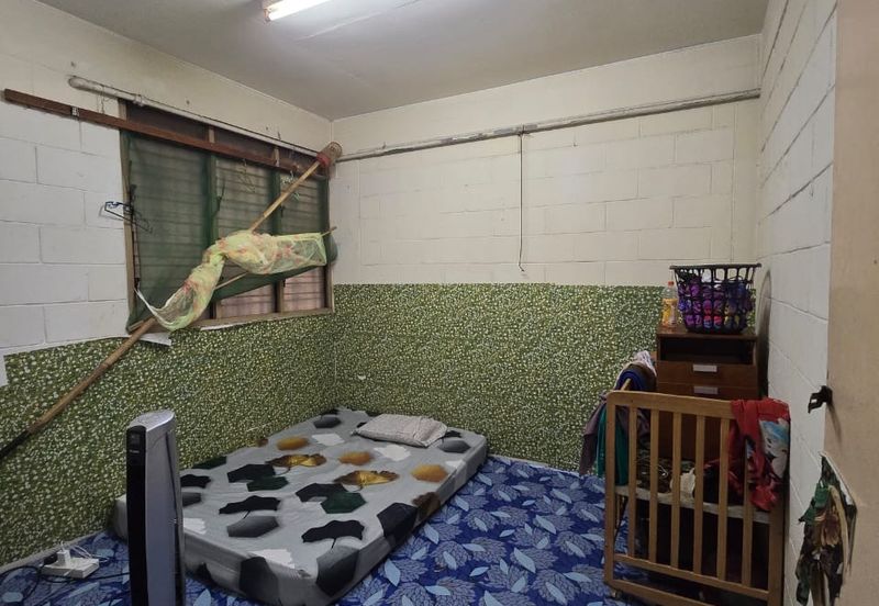 Flat Taman Bukit Anggerik