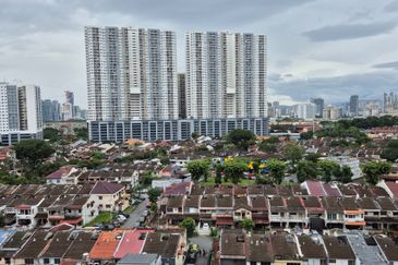 Spacious 3-Bedroom Pandan Jaya Apartment For Sale in Prime Location - Perfect for Own Stay or Investment.