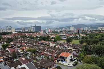 Spacious 3-Bedroom Pandan Jaya Apartment For Sale in Prime Location - Perfect for Own Stay or Investment.