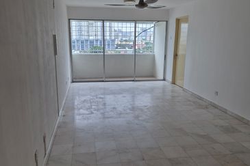 Spacious 3-Bedroom Pandan Jaya Apartment For Sale in Prime Location - Perfect for Own Stay or Investment.