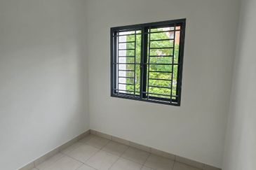 Newly Renovated Ground Floor Townhouse for Rent in Bandar Sungai Long