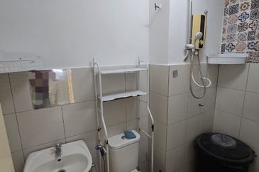 Newly Renovated Ground Floor Townhouse for Rent in Bandar Sungai Long