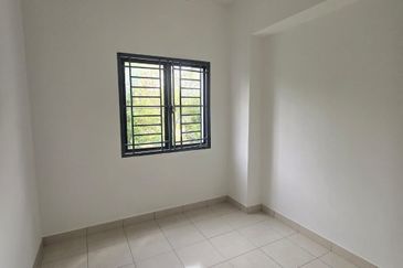 Newly Renovated Ground Floor Townhouse for Rent in Bandar Sungai Long