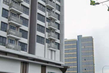 Prime Location Near MRT Station 1st Floor Shop for Rent @ M Vertica Cheras 