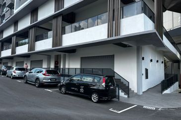 Prime Location Near MRT Station 1st Floor Shop for Rent @ M Vertica Cheras 