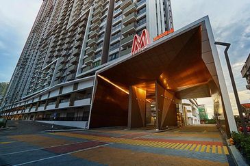 Prime Location Near MRT Station 1st Floor Shop for Rent @ M Vertica Cheras 