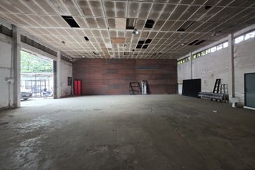 Spacious and Good Location Warehouse Factory for Rent @ Cheras