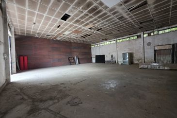 Spacious and Good Location Warehouse Factory for Rent @ Cheras