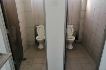 Balakong 1st Floor Shop Easy Access to Main Road for Rent 