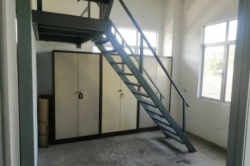 Balakong 1st Floor Shop Easy Access to Main Road for Rent 