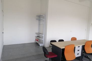 Balakong 1st Floor Shop Easy Access to Main Road for Rent 