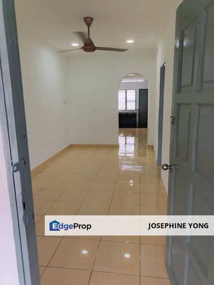 Rental 3 Bedroom 1-Storey Terraced House in Selangor, Seri Kembangan, Selangor, Balakong