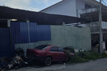 For Rent - Shop @ Hulu Langat Suitable As Car Wash /  Workshop  Main Road Frontage With High Visibility