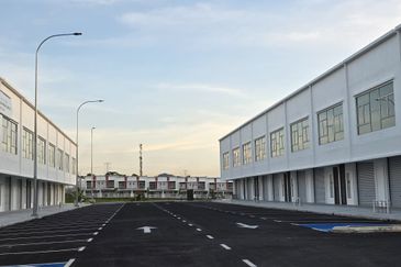 For Rent - G Flr Shop @ Bidara Suria Brand New, Main Road Frontage