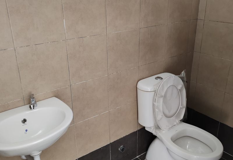 For Rent - G Flr Shop @ Ikon Centrio Prime Location, Main Road Frontage