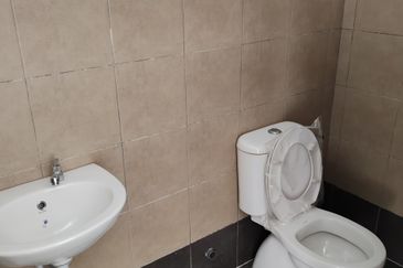 For Rent - G Flr Shop @ Ikon Centrio Prime Location, Main Road Frontage