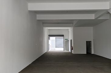 For Rent - G Flr Shop @ Ikon Centrio Prime Location, Main Road Frontage