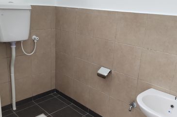 For Rent - G Flr Shop @ Ikon Centrio Prime Location, Main Road Frontage