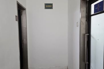 For Rent - G Flr Shop @ Wisma Cke  Cheras  Main Road Frontage, Suitable For Many Biz