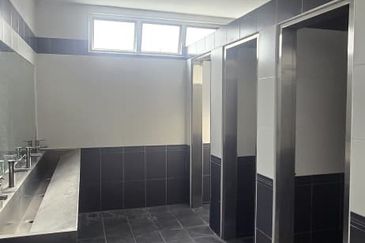 For Rent - 3rd Flr Shop @ Wisma Cke Cheras Main Road Frontage, Suitable For Many Biz