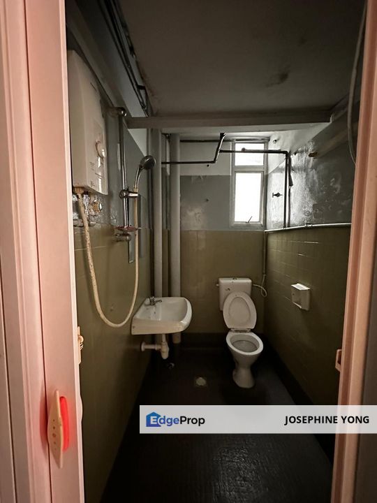 FOR SALE - BUSTAN SHAMELIN APARTMENT  SHORT WALK TO MRT STATION, Kuala Lumpur, Cheras