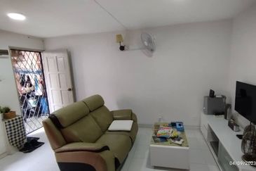 Flat Pandan Jaya Blok L13