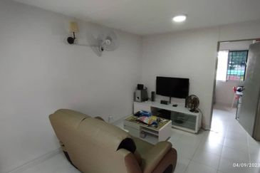 Flat Pandan Jaya Blok L13