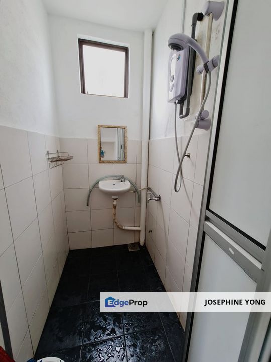 for rent – first floor townhouse @ bdr sungai long, Selangor, Kajang