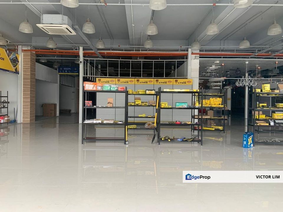 Usj 1 warehouse beside Giant Mydin, Selangor, Subang Jaya