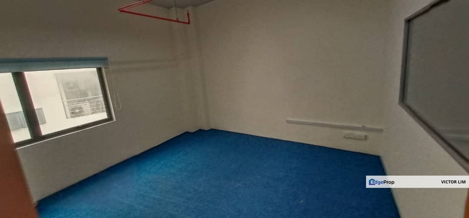 Setiawalk office partial furnished near LRT, Selangor, Puchong