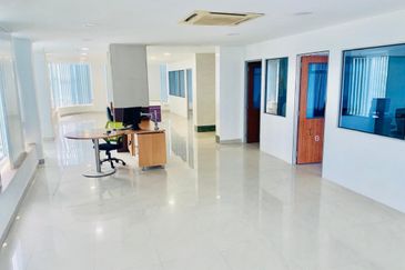 Taipan Business Centre, USJ 10