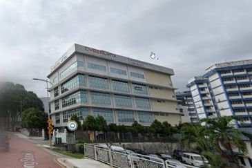 PJ state PJ New Town 4sty en bloc office building for rent face main road