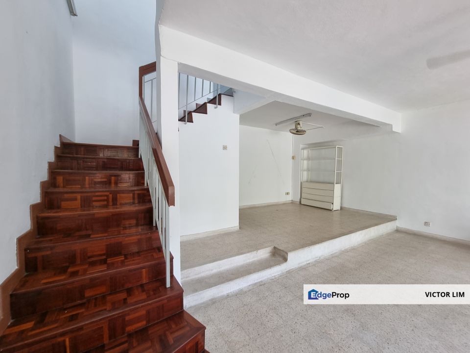 ss15 Basic 2sty house face main road Subang Parade, Selangor, Subang Jaya