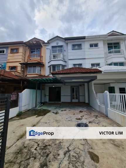 Mutiara Puchong 2.5sty house gated guarded near LRT station, Selangor, Puchong