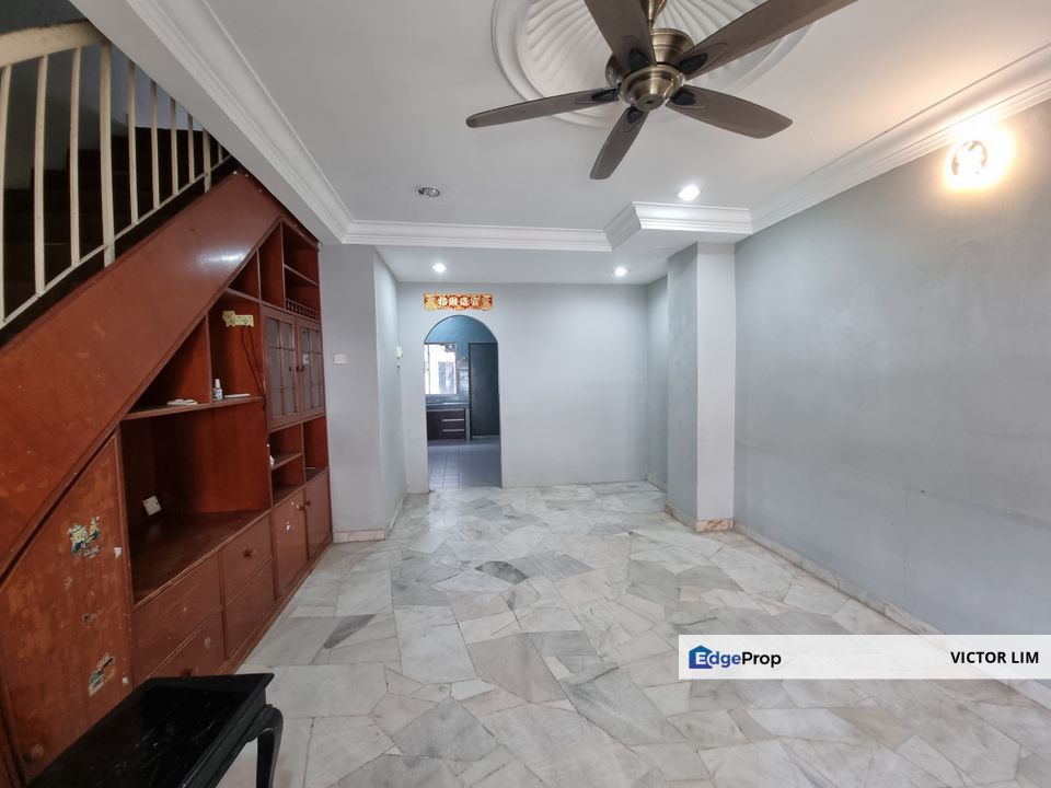 Taman Puchong Jaya Jalan Merpati 2sty freehold removated house kitchen extended, Selangor, Puchong