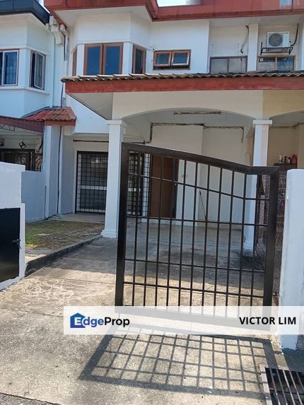 Usj 13 freehold gated guarded 2sty house near LRT, Selangor, USJ