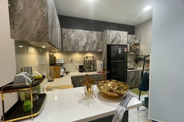 La Thea Residences @ 16 Sierra