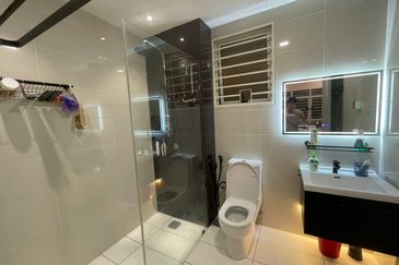 La Thea Residences @ 16 Sierra